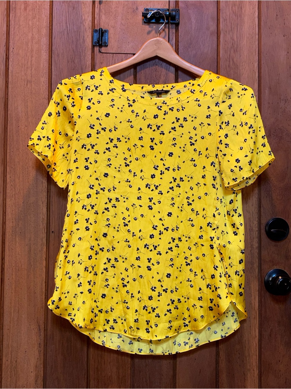 Banana Republic Gold Floral Short-Sleeve Women's Blouse
